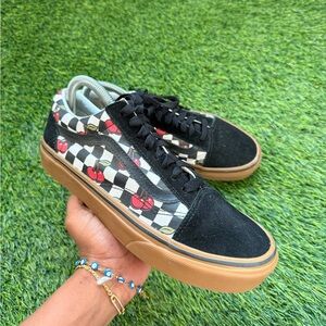 Vans Old Skool Cherry Checkerboard Gum Sole Skate Shoes Black Women’s size 8